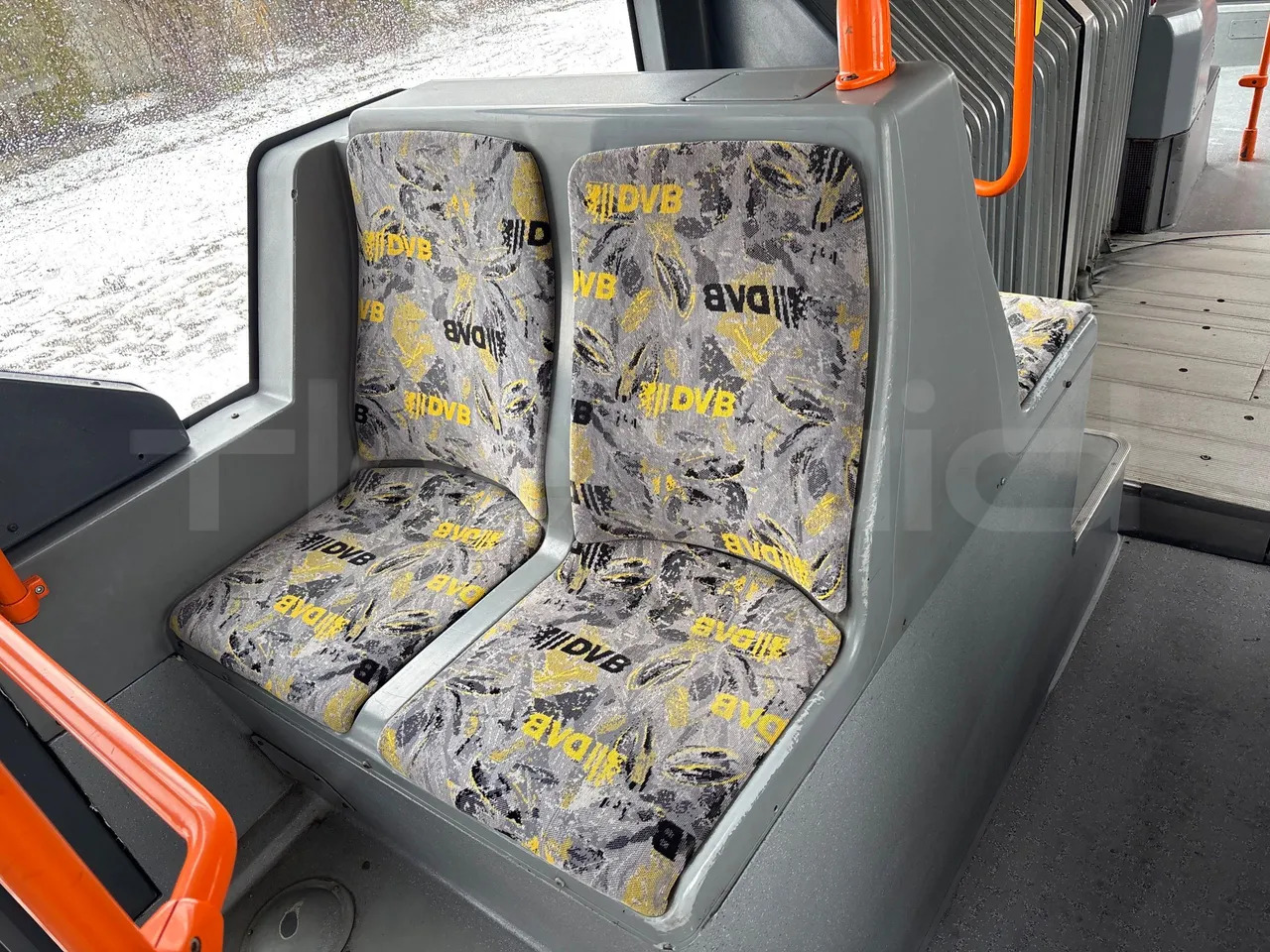 Autobús articulado Mercedes-Benz O 530: foto 33