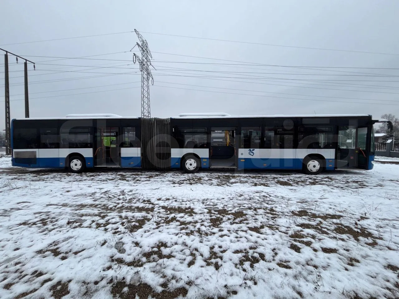 Autobús articulado Mercedes-Benz O 530: foto 12