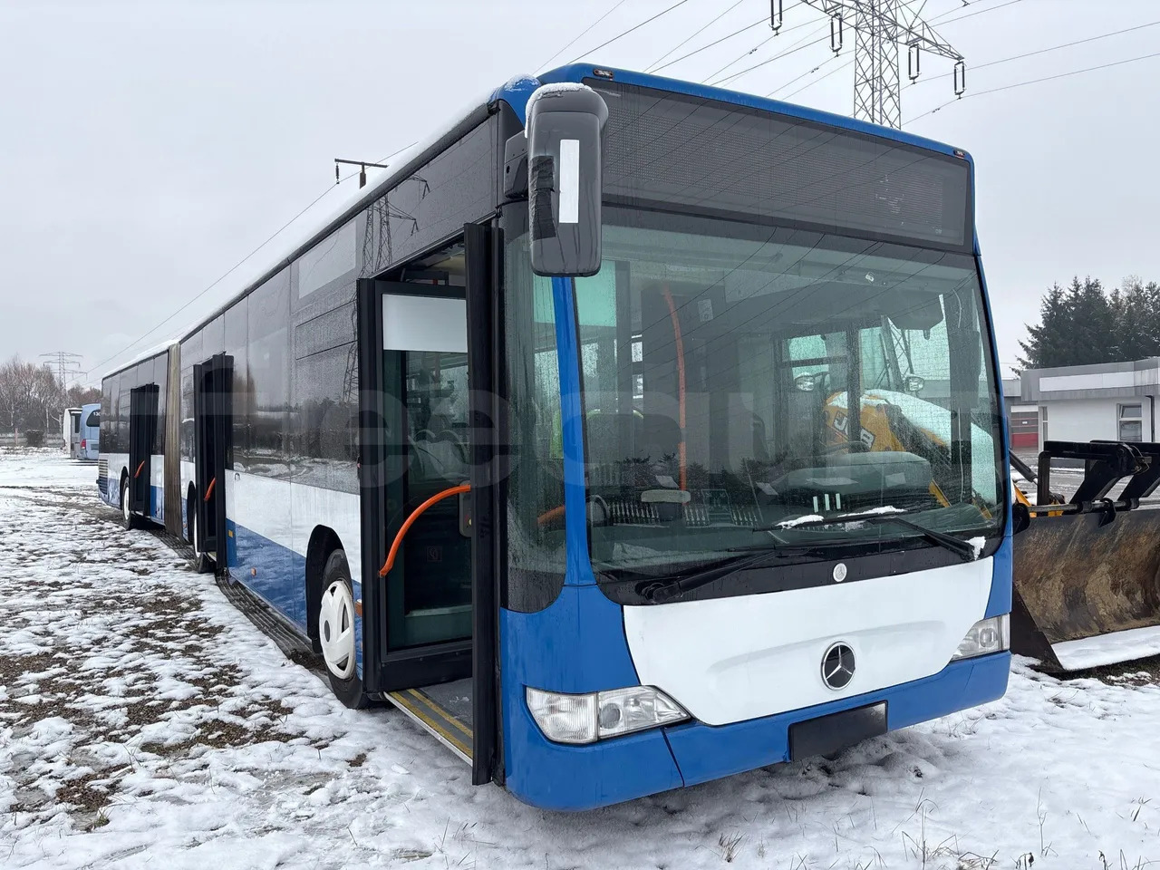Autobús articulado Mercedes-Benz O 530: foto 10