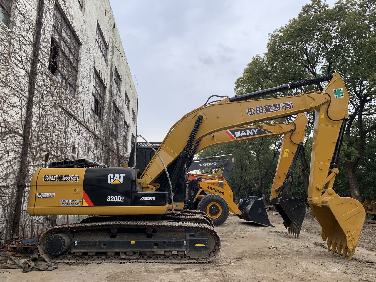 CATERPILLAR 320D2 - Excavadora de ruedas: foto 1 CATERPILLAR 320D2 - Excavadora de ruedas: foto 1
