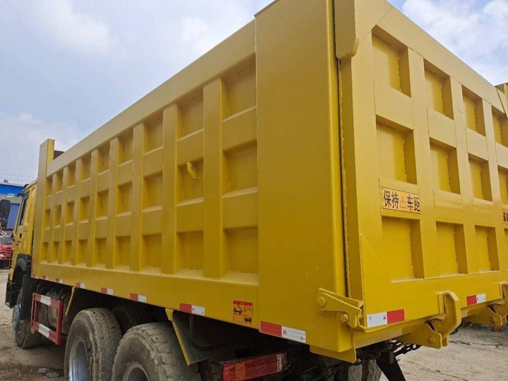 Howo 6X4  - Camión volquete: foto 4 Howo 6X4  - Camión volquete: foto 4