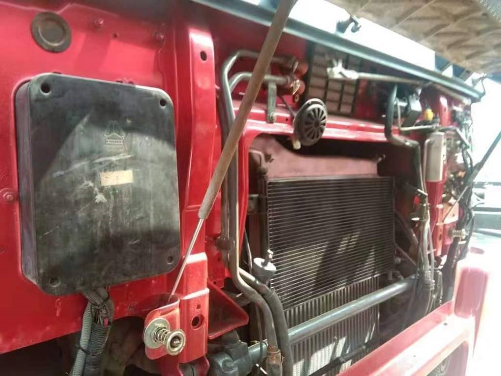 Howo 6X4  - Camión volquete: foto 4 Howo 6X4  - Camión volquete: foto 4