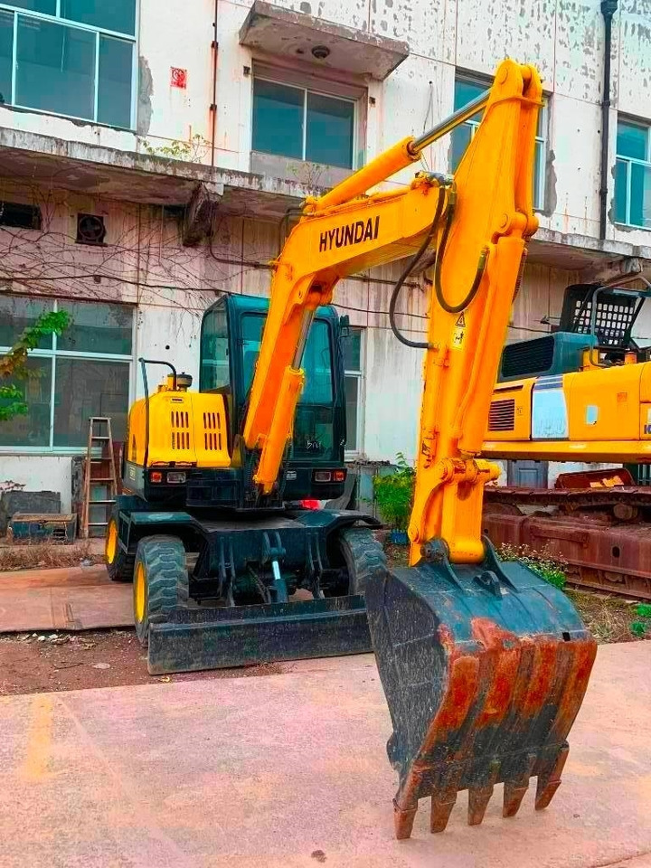 Hyundai Robex 60 W-7  - Excavadora de ruedas: foto 2 Hyundai Robex 60 W-7  - Excavadora de ruedas: foto 2