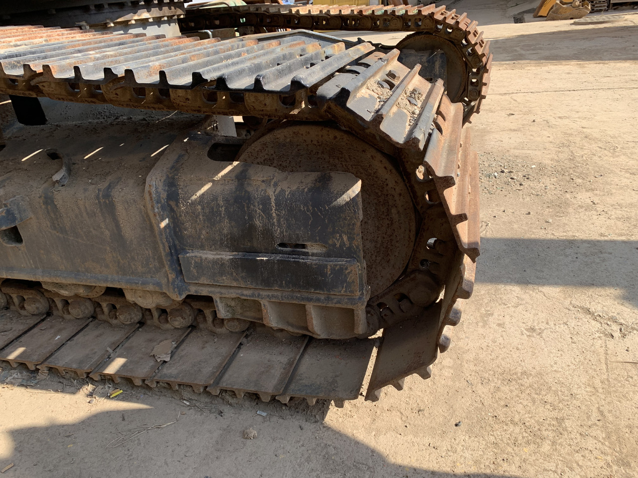 KOBELCO SK210LC-8 - Excavadora de cadenas: foto 5 KOBELCO SK210LC-8 - Excavadora de cadenas: foto 5
