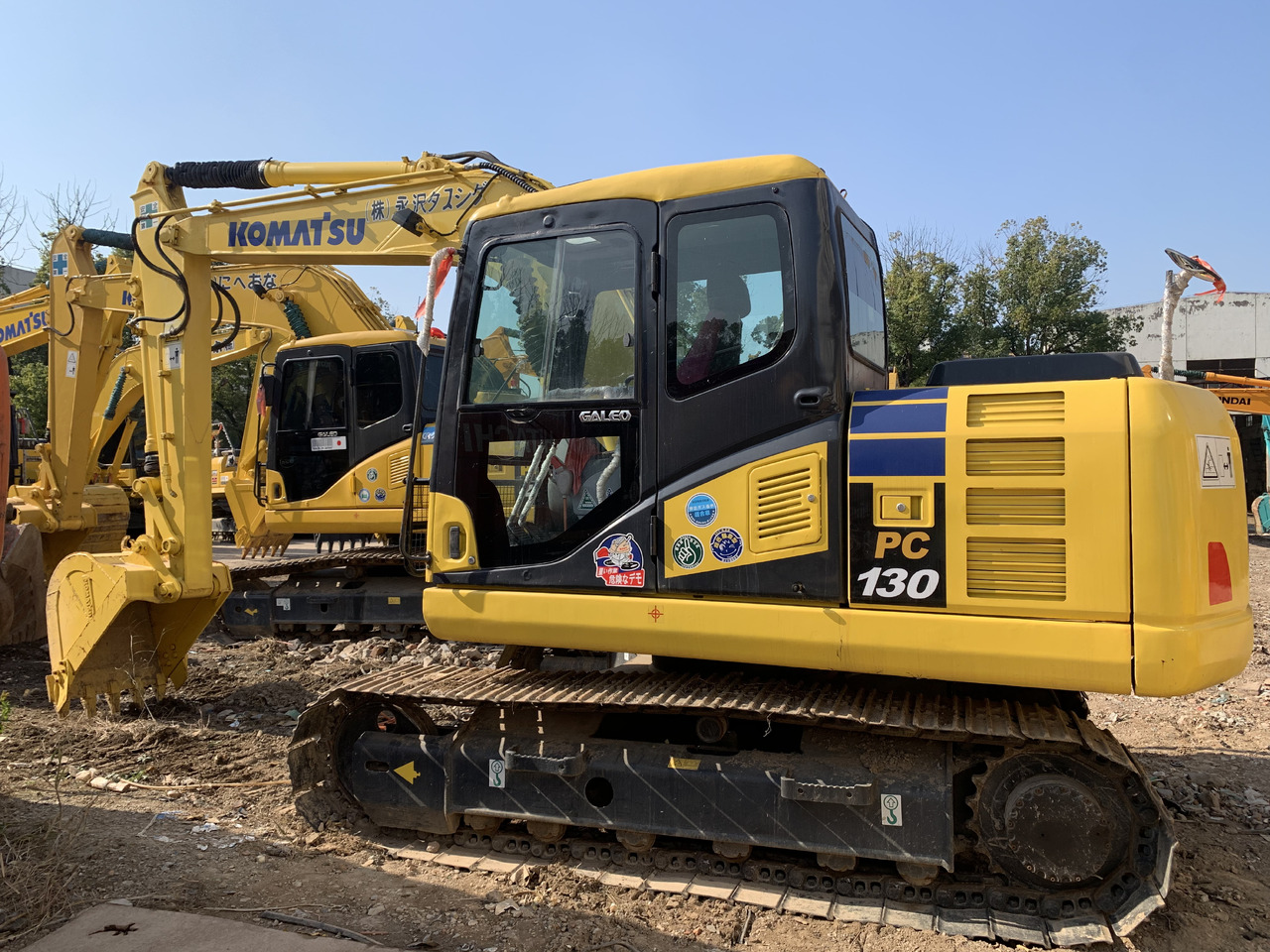 KOMATSU PC130 - Excavadora de cadenas: foto 1 KOMATSU PC130 - Excavadora de cadenas: foto 1