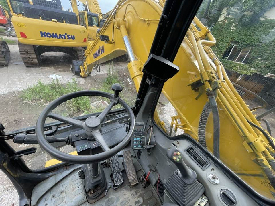Komatsu PW160-8 - Excavadora de ruedas: foto 2 Komatsu PW160-8 - Excavadora de ruedas: foto 2