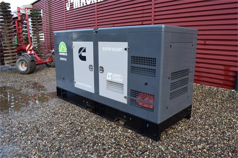 Cummins 200 KvA - Generador industriale: foto 1 Cummins 200 KvA - Generador industriale: foto 1