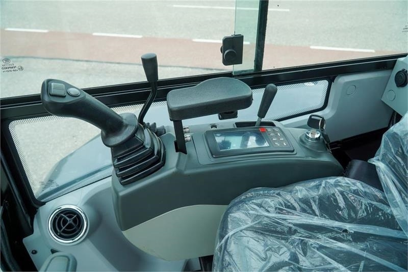 Leasing de Eurotrac HE26-SR  Eurotrac HE26-SR: foto 11