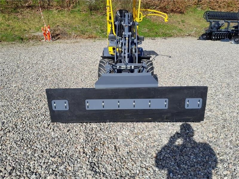 FK Machinery FODER SKRABER - Hoja de bulldozer para Maquinaria de construcción: foto 2 FK Machinery FODER SKRABER - Hoja de bulldozer para Maquinaria de construcción: foto 2