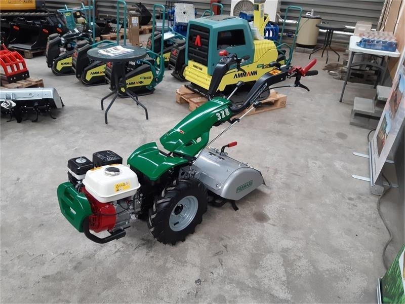 Ferrari 328 - Tractor municipal: foto 3 Ferrari 328 - Tractor municipal: foto 3