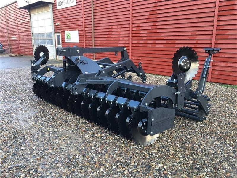 J-Maskiner IT-4000 med hydraulisk lift - Rastras: foto 2 J-Maskiner IT-4000 med hydraulisk lift - Rastras: foto 2