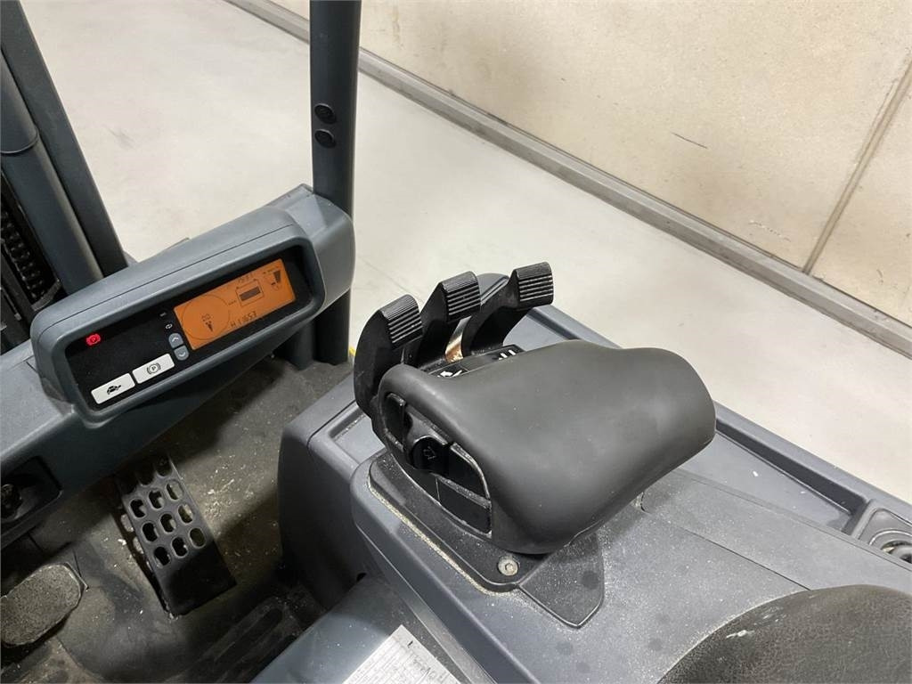 Jungheinrich EFG 216 K - Carretilla elevadora eléctrica: foto 5 Jungheinrich EFG 216 K - Carretilla elevadora eléctrica: foto 5