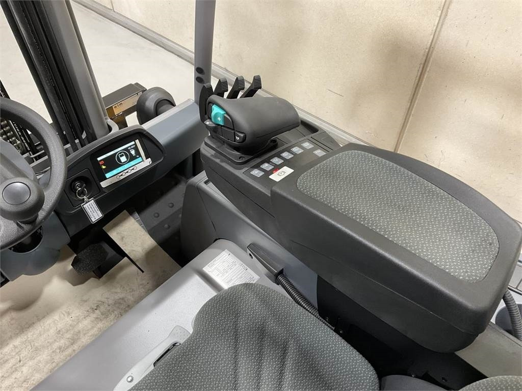 Jungheinrich EFG 318 - Carretilla elevadora eléctrica: foto 5 Jungheinrich EFG 318 - Carretilla elevadora eléctrica: foto 5