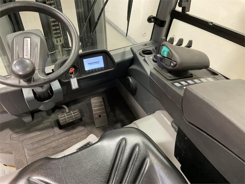 Carretilla elevadora eléctrica Jungheinrich EFG 425: foto 6