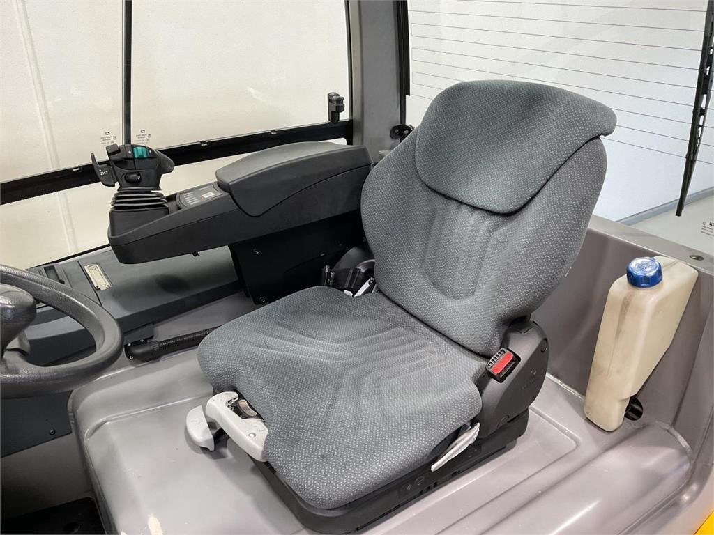 Jungheinrich EFG 425 K - Carretilla elevadora eléctrica: foto 5 Jungheinrich EFG 425 K - Carretilla elevadora eléctrica: foto 5