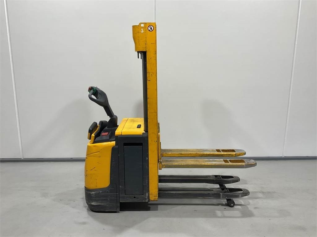 Jungheinrich ERC 212Z - Apilador: foto 1 Jungheinrich ERC 212Z - Apilador: foto 1