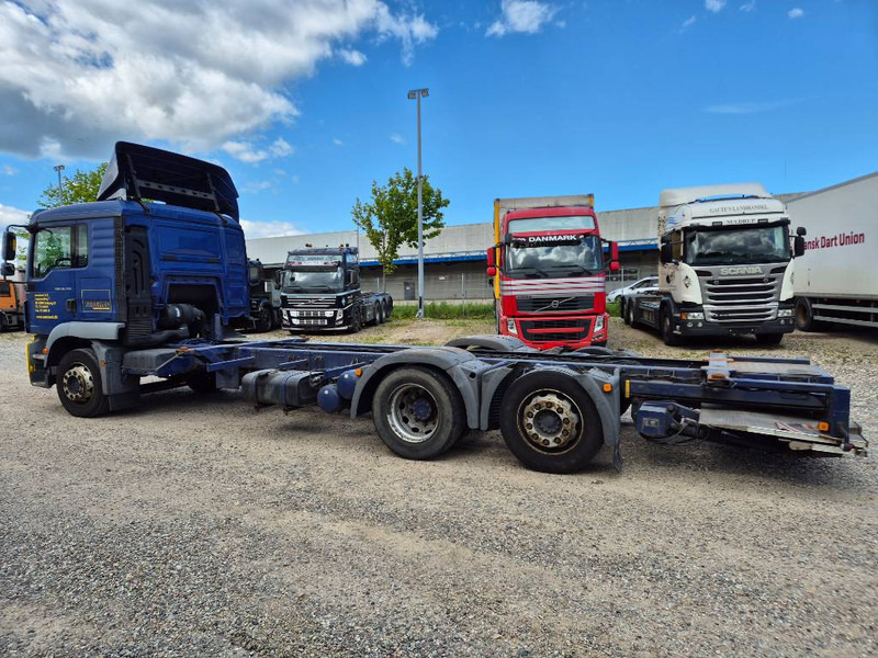 MAN TGM.TGS 26.290 / 6x2/4 // 6 seats // Lift - Camión portacontenedore/ Intercambiable: foto 3 MAN TGM.TGS 26.290 / 6x2/4 // 6 seats // Lift - Camión portacontenedore/ Intercambiable: foto 3