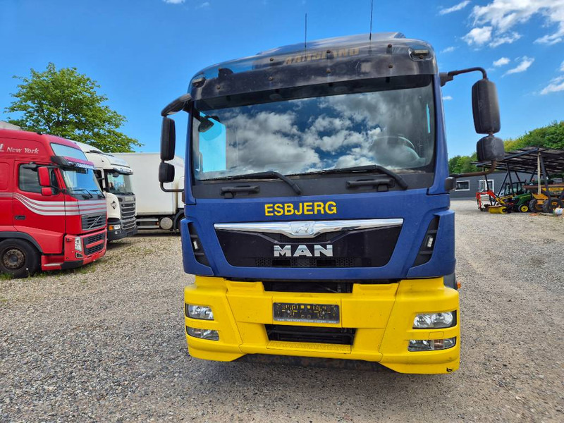 Leasing de MAN TGM.TGS 26.290 / 6x2/4 // 6 seats // Lift MAN TGM.TGS 26.290 / 6x2/4 // 6 seats // Lift: foto 8