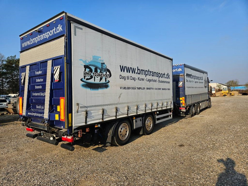 Plandex 2 akslet kærre med overkørsel og lift - Remolque con toldo: foto 2 Plandex 2 akslet kærre med overkørsel og lift - Remolque con toldo: foto 2