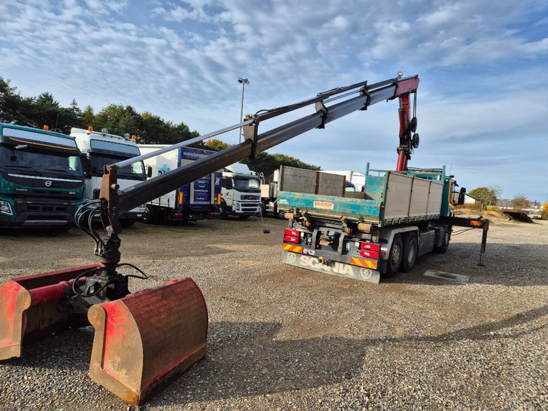 Scania P450 6x2/4 // HMF 2223 K4 // 3-way tip - Camión grúa: foto 3 Scania P450 6x2/4 // HMF 2223 K4 // 3-way tip - Camión grúa: foto 3