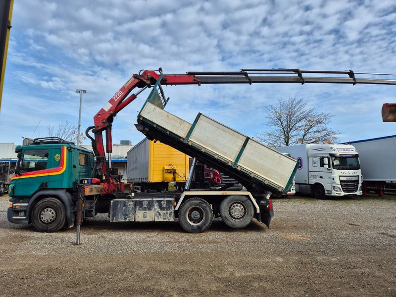 Scania P450 6x2/4 // HMF 2223 K4 // 3-way tip - Camión grúa: foto 5 Scania P450 6x2/4 // HMF 2223 K4 // 3-way tip - Camión grúa: foto 5