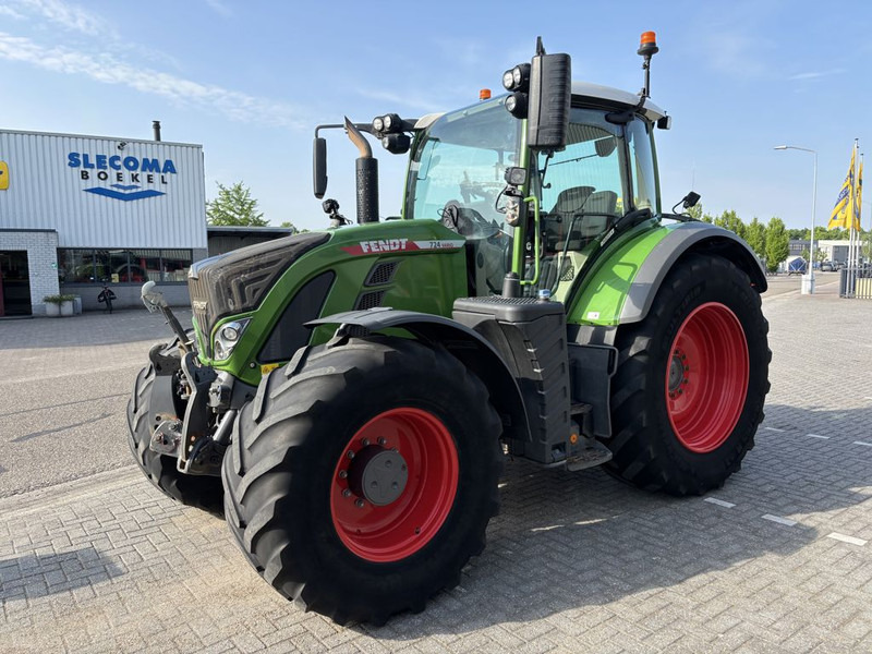 Fendt 724 Vario Profi Plus GEN 6 - Tractor: foto 1 Fendt 724 Vario Profi Plus GEN 6 - Tractor: foto 1