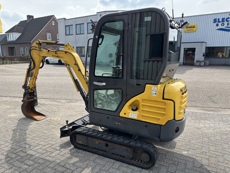 New Holland E18C Minigraver - Miniexcavadora: foto 2 New Holland E18C Minigraver - Miniexcavadora: foto 2