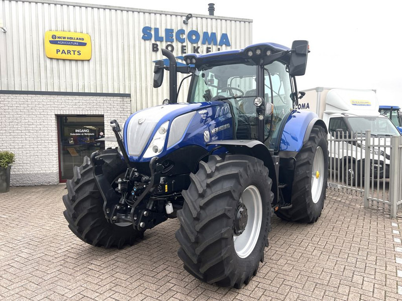 New Holland T6.180 AC Blue Power Demo - Tractor: foto 1 New Holland T6.180 AC Blue Power Demo - Tractor: foto 1