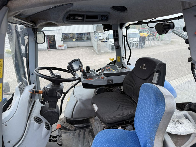 New Holland T7.210 Auto Command - Tractor: foto 5 New Holland T7.210 Auto Command - Tractor: foto 5