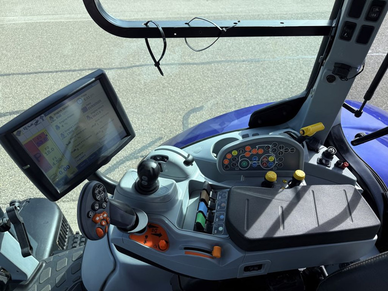 Tractor New Holland T7.225 AC Stage V Blue Power: foto 12