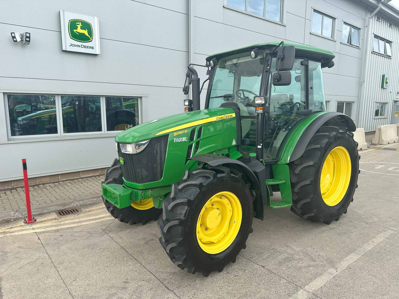 John Deere 5090M - Tractor: foto 1 John Deere 5090M - Tractor: foto 1