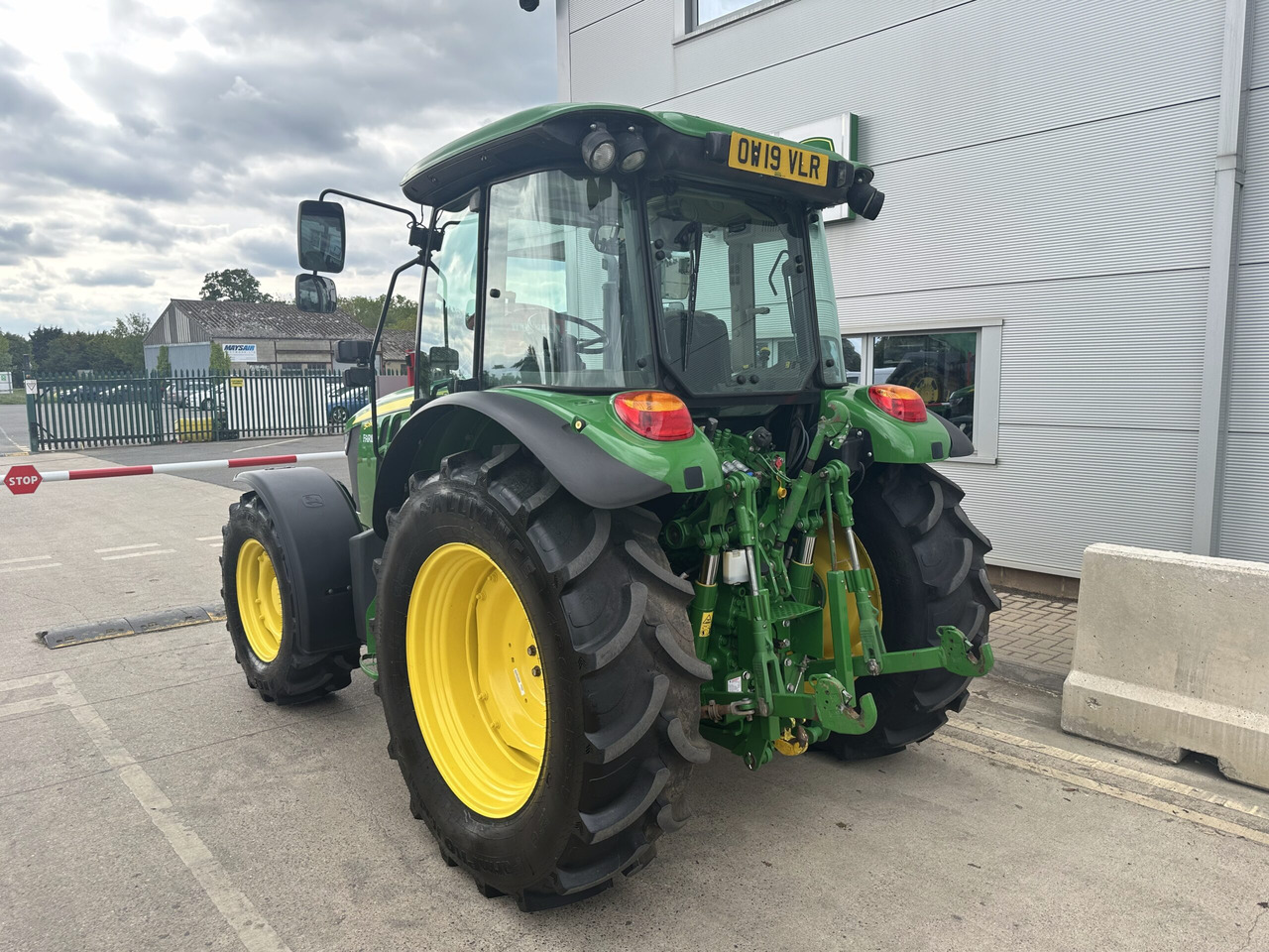 John Deere 5090M - Tractor: foto 3 John Deere 5090M - Tractor: foto 3