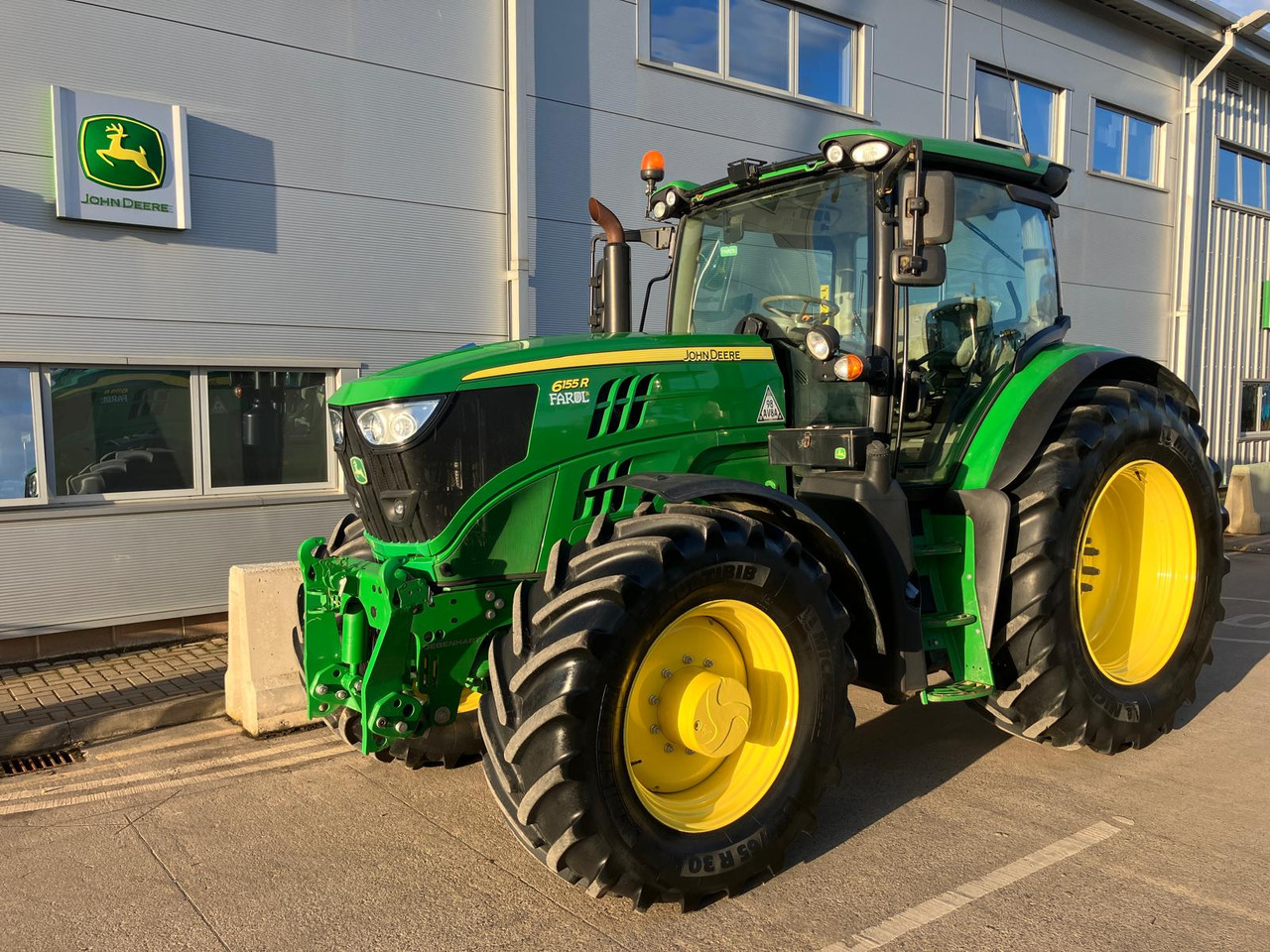 John Deere 6155R - Tractor: foto 1 John Deere 6155R - Tractor: foto 1