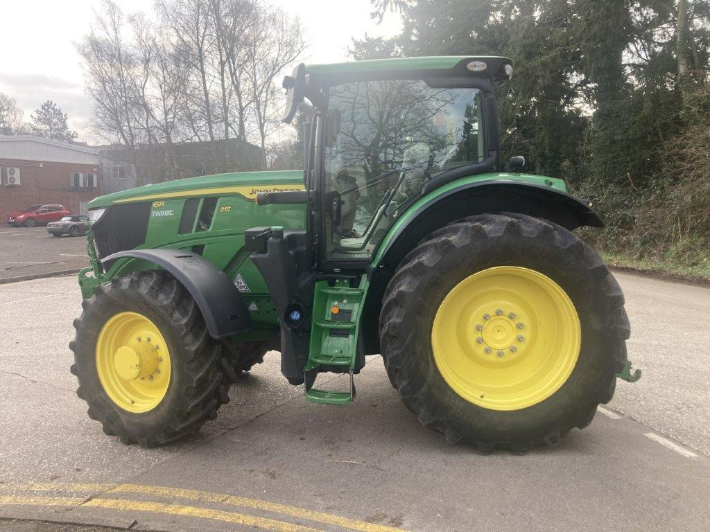John Deere 6215R - Tractor: foto 2 John Deere 6215R - Tractor: foto 2