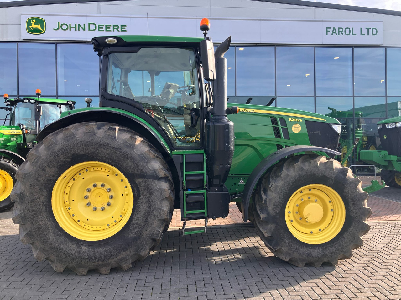 John Deere 6250R - Tractor: foto 2 John Deere 6250R - Tractor: foto 2