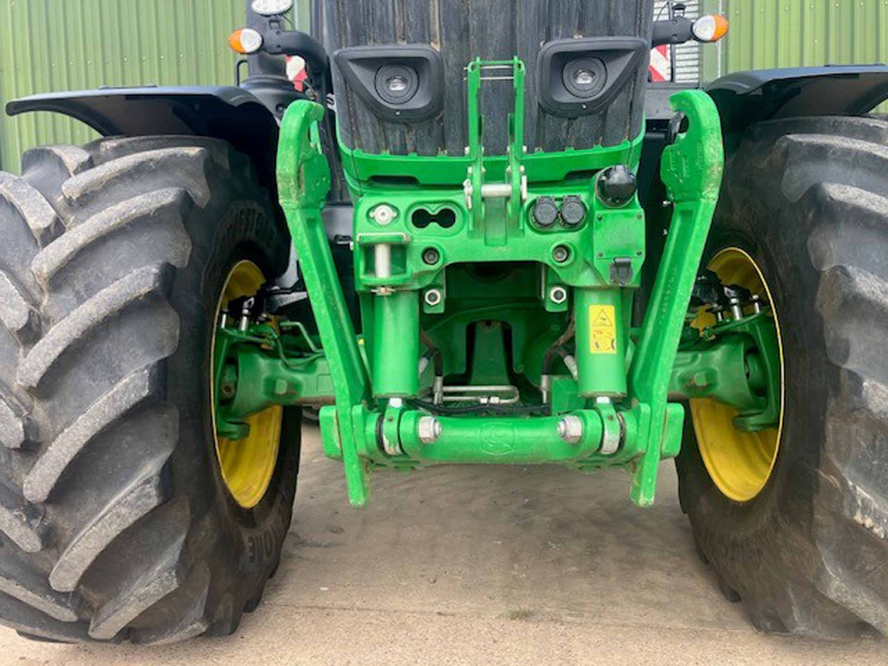 John Deere 6R 215 - Tractor: foto 4 John Deere 6R 215 - Tractor: foto 4