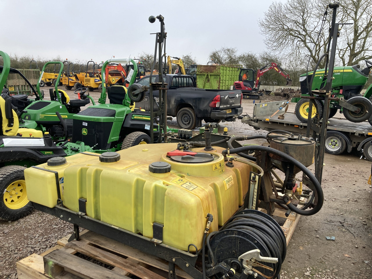 John Deere HD200 de-mount sprayer - Maquinaria de jardinería: foto 1 John Deere HD200 de-mount sprayer - Maquinaria de jardinería: foto 1