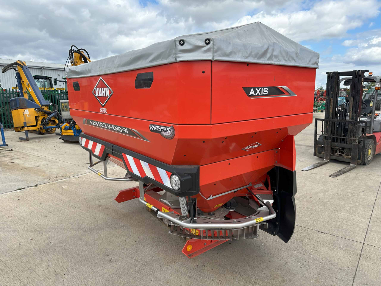 Kuhn Axis 50.2 M-EMC-W - Esparcidor de fertilizantes: foto 2 Kuhn Axis 50.2 M-EMC-W - Esparcidor de fertilizantes: foto 2