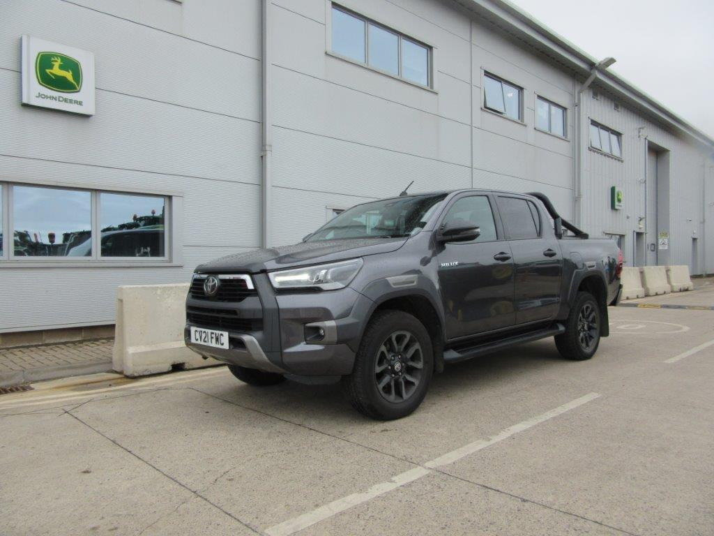 Toyota Hilux Invincible X - Pick-up: foto 1 Toyota Hilux Invincible X - Pick-up: foto 1