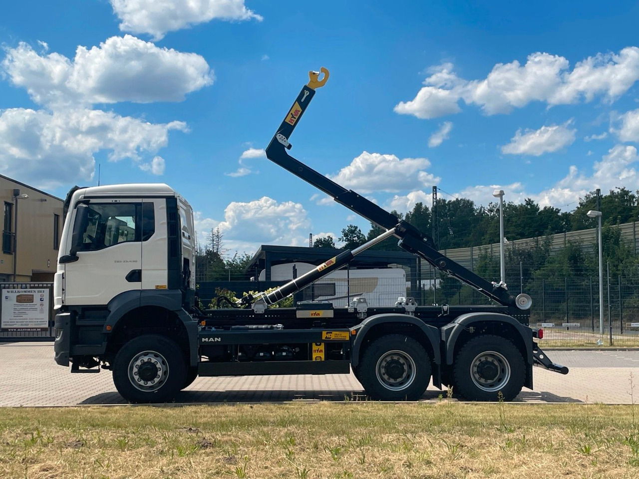 MAN TGS 33.440 6x6 Euro6e Hyva - Hiab MultiLift - Camión multibasculante, Camión grúa: foto 3 MAN TGS 33.440 6x6 Euro6e Hyva - Hiab MultiLift - Camión multibasculante, Camión grúa: foto 3