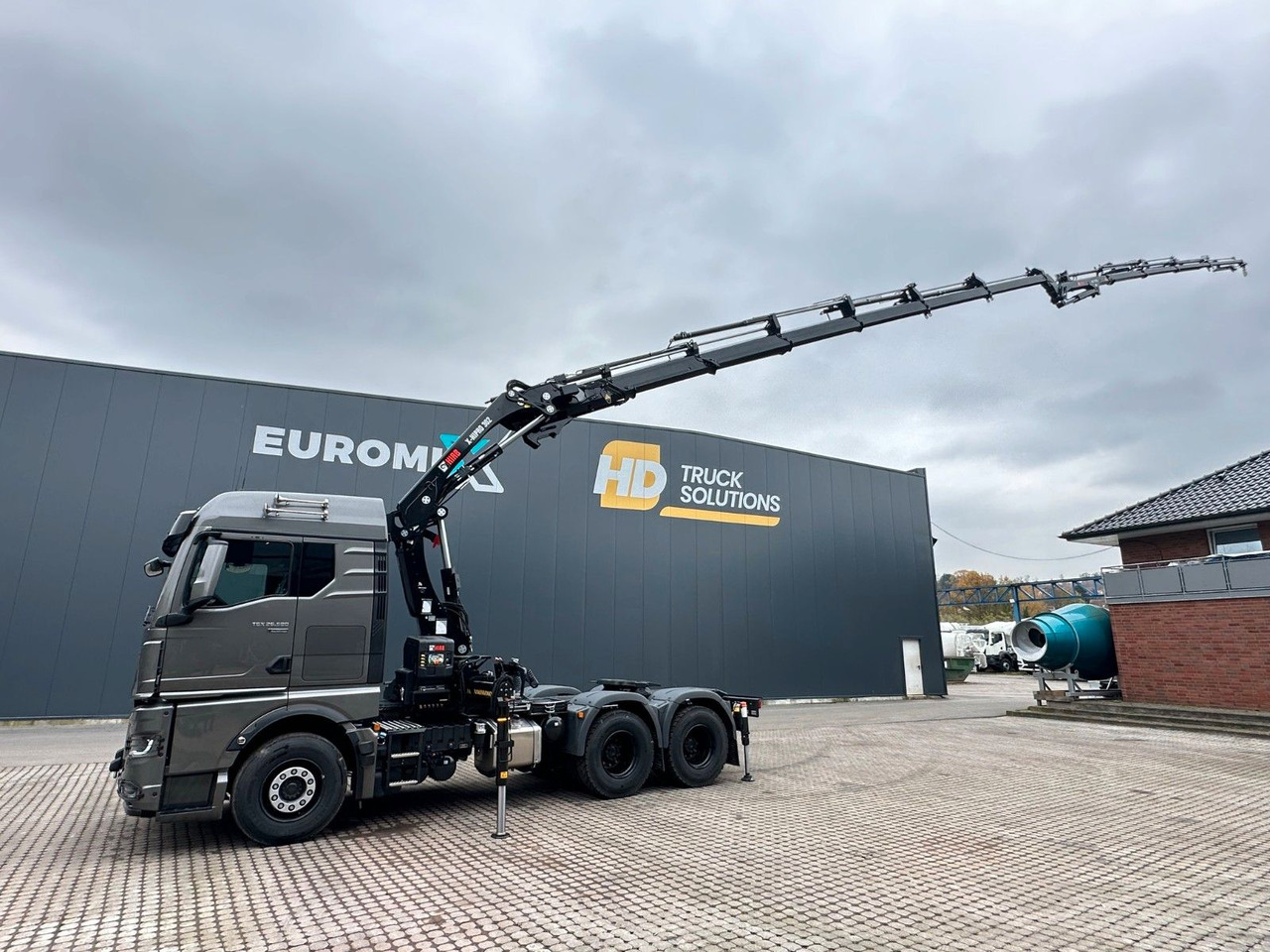 MAN TGX 26.580 6x4 Kran Hiab 302-6 + Jib-4 - Camión grúa: foto 4 MAN TGX 26.580 6x4 Kran Hiab 302-6 + Jib-4 - Camión grúa: foto 4