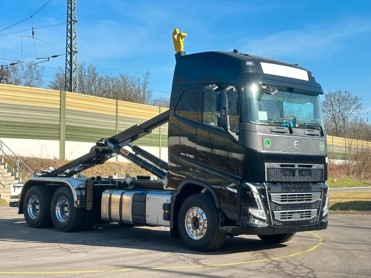 Volvo FH 540 6x4 Abrollkipper Hyva 20-60 - Camión multibasculante, Camión grúa: foto 1 Volvo FH 540 6x4 Abrollkipper Hyva 20-60 - Camión multibasculante, Camión grúa: foto 1