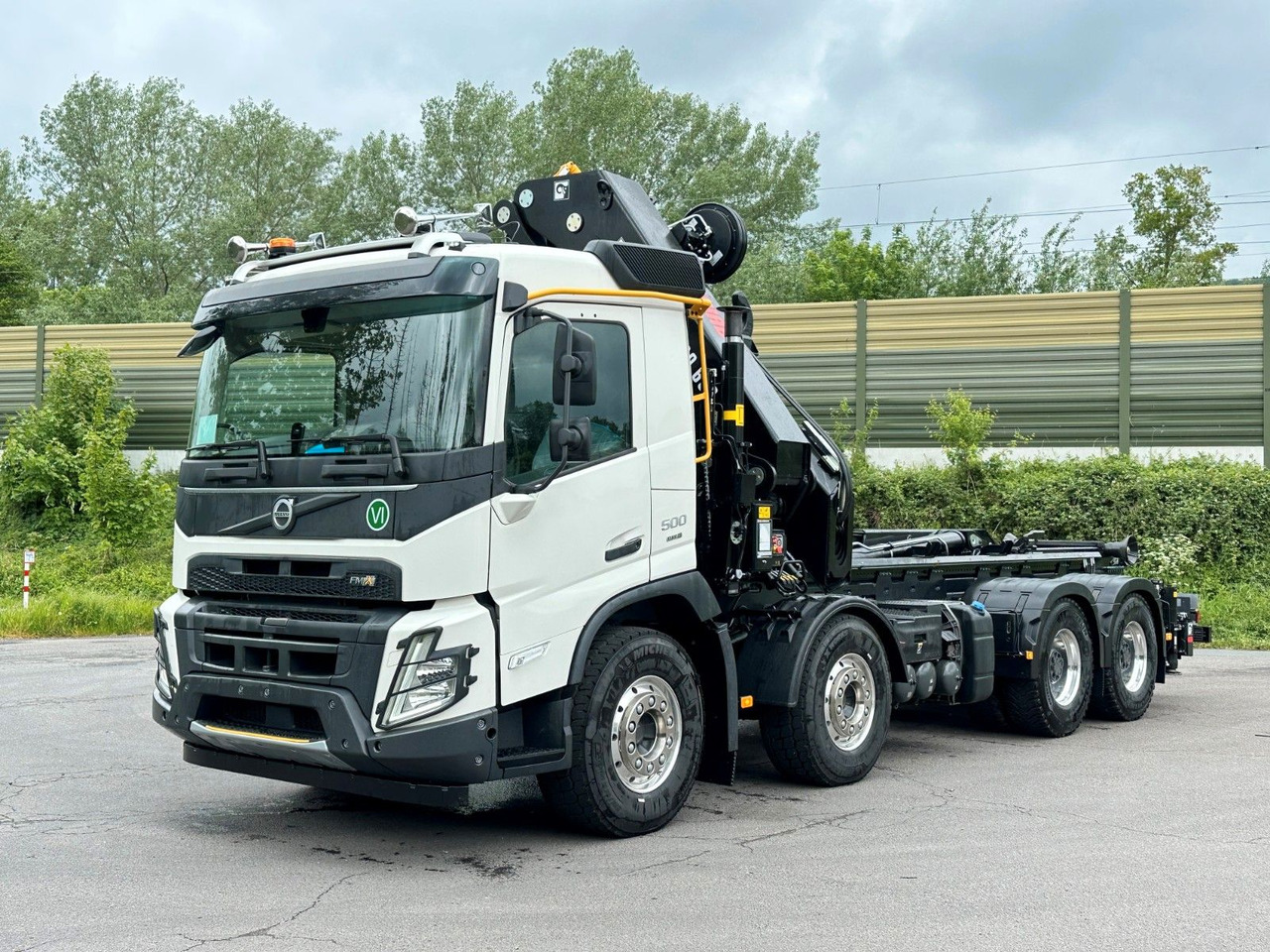 Volvo FMX 500 8x4 Abrollkipper + Kran Hiab 658-6 - Camión multibasculante, Camión grúa: foto 2 Volvo FMX 500 8x4 Abrollkipper + Kran Hiab 658-6 - Camión multibasculante, Camión grúa: foto 2
