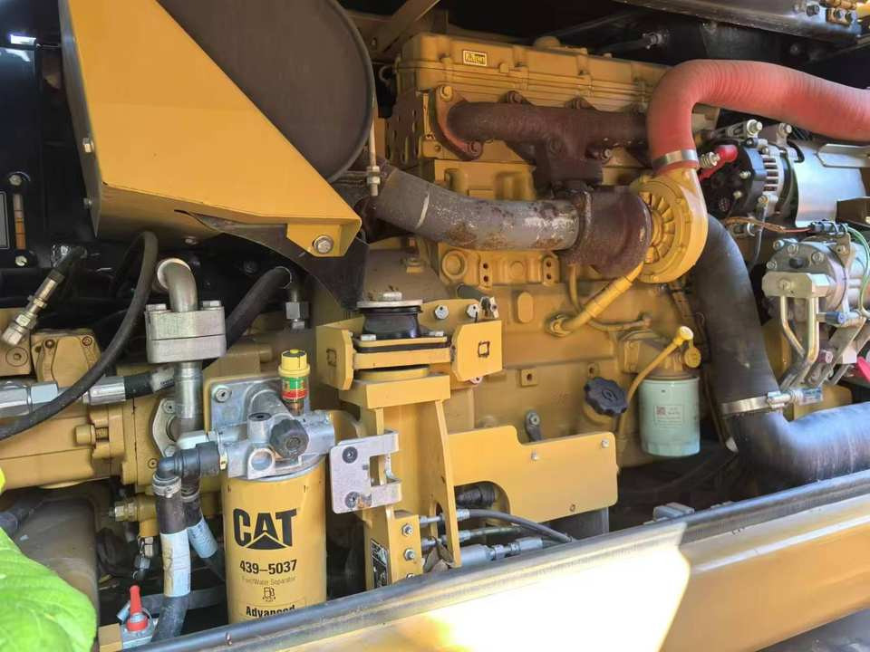 Beautiful High Quality Second-Hand CAT M315D2 Wheel Excavator Used Digger Machinery Engine After-sales Warranty Service - Excavadora de ruedas: foto 4 Beautiful High Quality Second-Hand CAT M315D2 Wheel Excavator Used Digger Machinery Engine After-sales Warranty Service - Excavadora de ruedas: foto 4