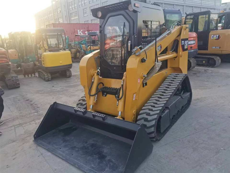 Hot Sale Used CATERPILLAR 277D Front Loader Multi-Terrain Skid Loader With Core Components Engine Motor Pump - Minicargadora de cadenas: foto 4 Hot Sale Used CATERPILLAR 277D Front Loader Multi-Terrain Skid Loader With Core Components Engine Motor Pump - Minicargadora de cadenas: foto 4