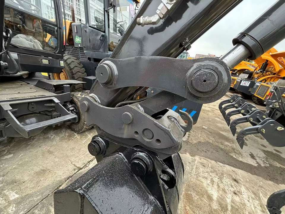 Hot Sale Used Doosan Dx75 Small 7.5t Wheel Excavator South Korea DX75 Mini Excavator for Sale Good Condition - Excavadora de cadenas: foto 5 Hot Sale Used Doosan Dx75 Small 7.5t Wheel Excavator South Korea DX75 Mini Excavator for Sale Good Condition - Excavadora de cadenas: foto 5