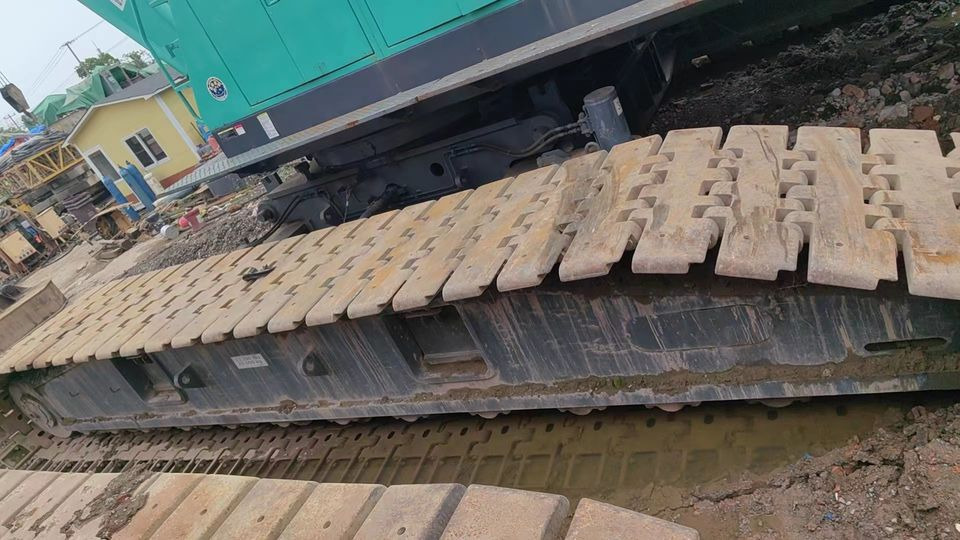 KOBELCO 150TON Crawler Crane for Containers Original Second Hand with Core Components on Sale! - Grúa sobre orugas: foto 3 KOBELCO 150TON Crawler Crane for Containers Original Second Hand with Core Components on Sale! - Grúa sobre orugas: foto 3