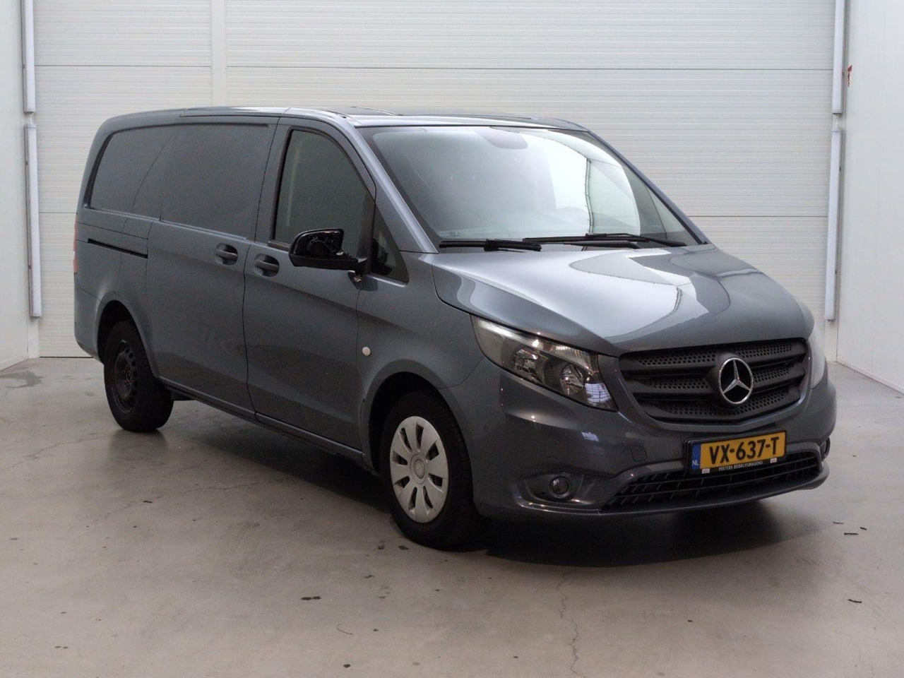 Mercedes-Benz Vito 109 CDI Lang | 2016 | 196.064 km | VX637T | NAP: Logisch - Furgón: foto 2 Mercedes-Benz Vito 109 CDI Lang | 2016 | 196.064 km | VX637T | NAP: Logisch - Furgón: foto 2