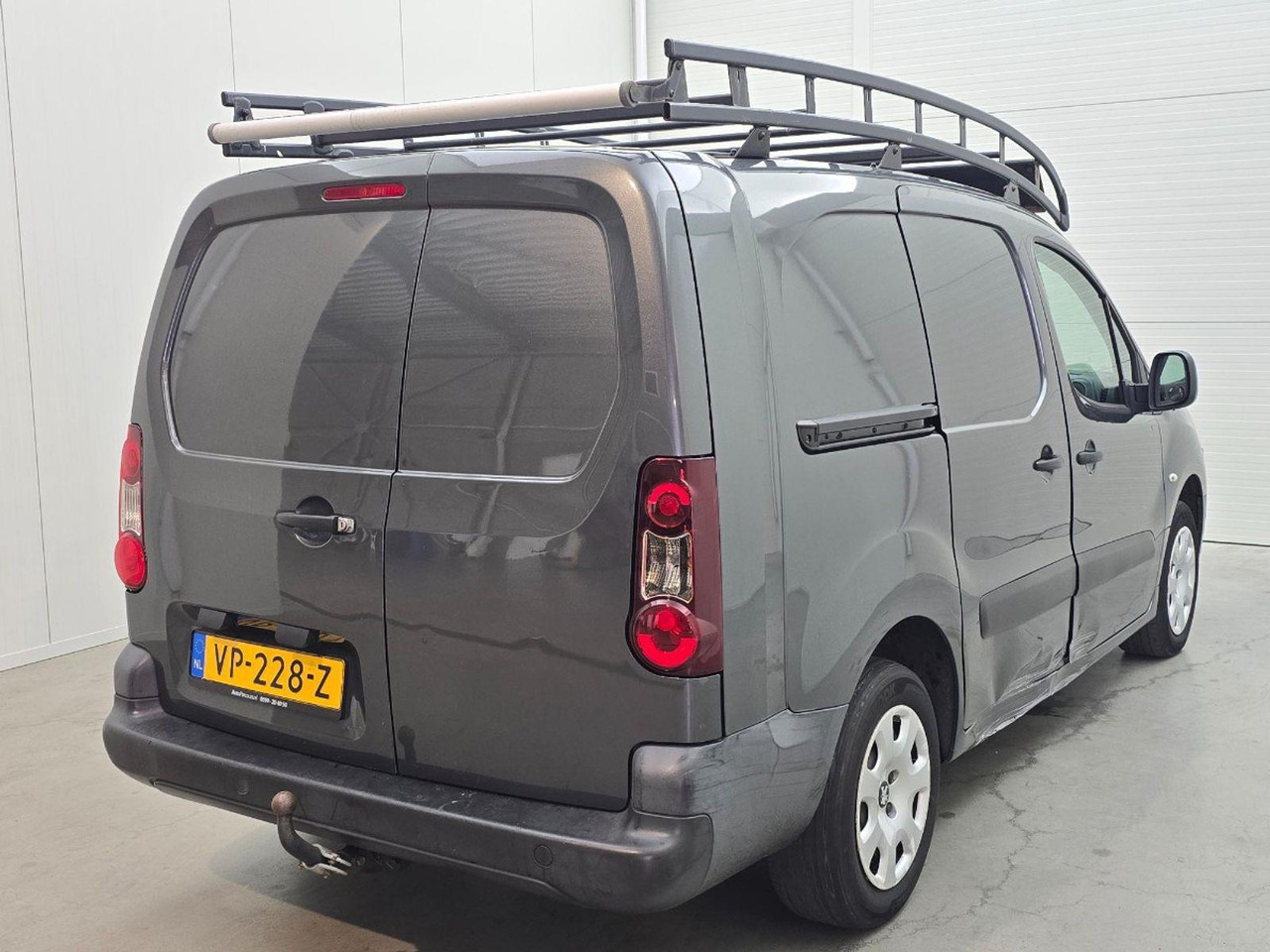 Peugeot Partner 122 1.6 HDi 90 L2 Première | 2015 | 169.353 km | VP228Z | NAP: Logisch - Furgoneta pequeña: foto 4 Peugeot Partner 122 1.6 HDi 90 L2 Première | 2015 | 169.353 km | VP228Z | NAP: Logisch - Furgoneta pequeña: foto 4