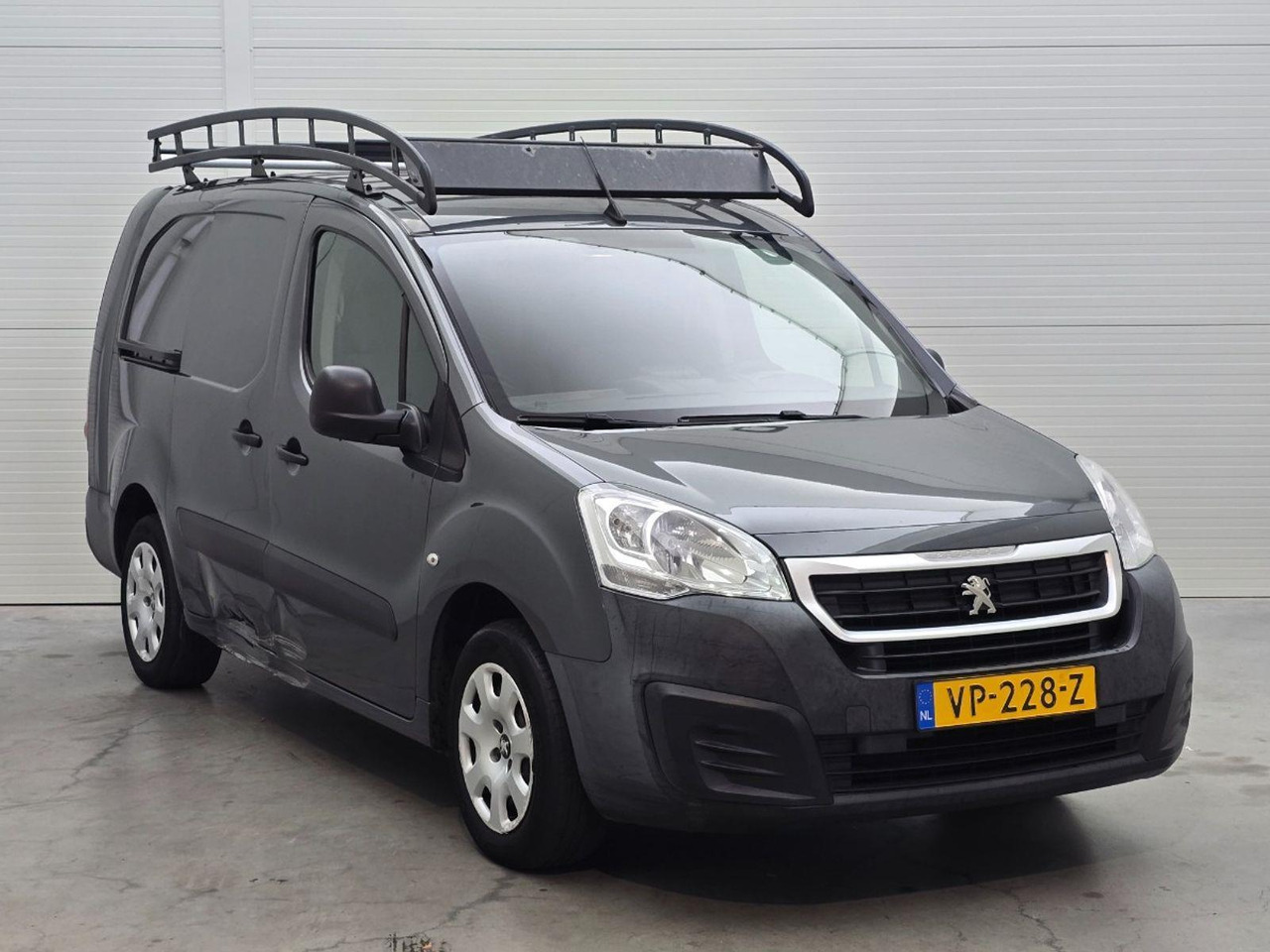 Peugeot Partner 122 1.6 HDi 90 L2 Première | 2015 | 169.353 km | VP228Z | NAP: Logisch - Furgoneta pequeña: foto 2 Peugeot Partner 122 1.6 HDi 90 L2 Première | 2015 | 169.353 km | VP228Z | NAP: Logisch - Furgoneta pequeña: foto 2